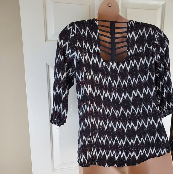 Cato Ladder Back Top - Picture 6 of 11